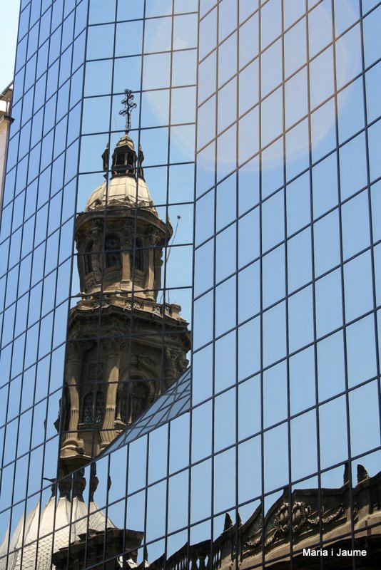 Reflex del campanar de la catedral de Santiago